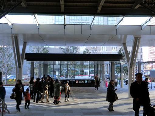 tokyo station square 3.jpg